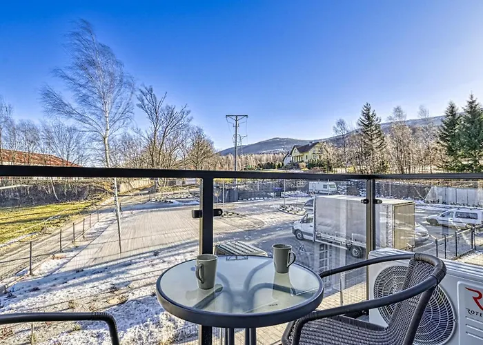 Osiedle Skalne - Blisko Western City, Wypożyczalni Quadów - By Royal Aparts Apartament Karpacz